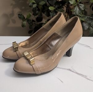 💥SALE💥SoleSenseAbility Elegant Tan Heels with Bow Accent